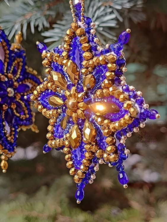 Набор для вышивания хрустальными бусинами «Рождественская звезда Шарлотта» — картинка 2