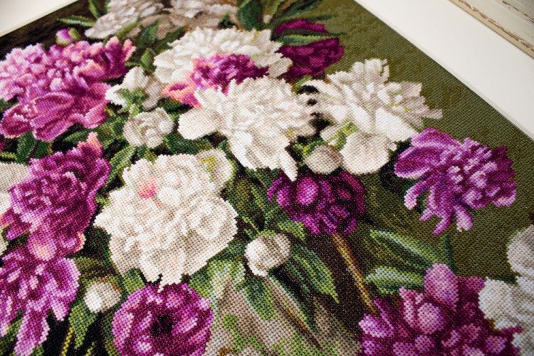 Набор для вышивания «Красные и белые пионы» — картинка 5