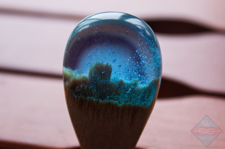 Набор прозрачной эпоксидной смолы Magestic 1,25 кг с красителями и разделителем — картинка 5