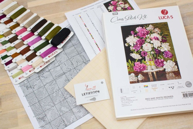 Набор для вышивания «Красные и белые пионы» — картинка 3