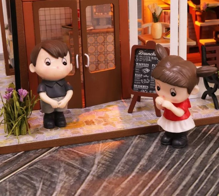 Миниатюрная сборная модель (румбокс) «Кафе Радуга» — картинка 9