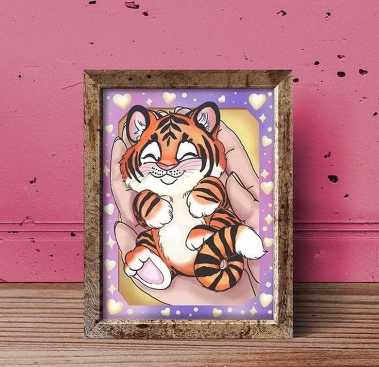 Алмазная вышивка «Тигренок в ладошках» — картинка 3