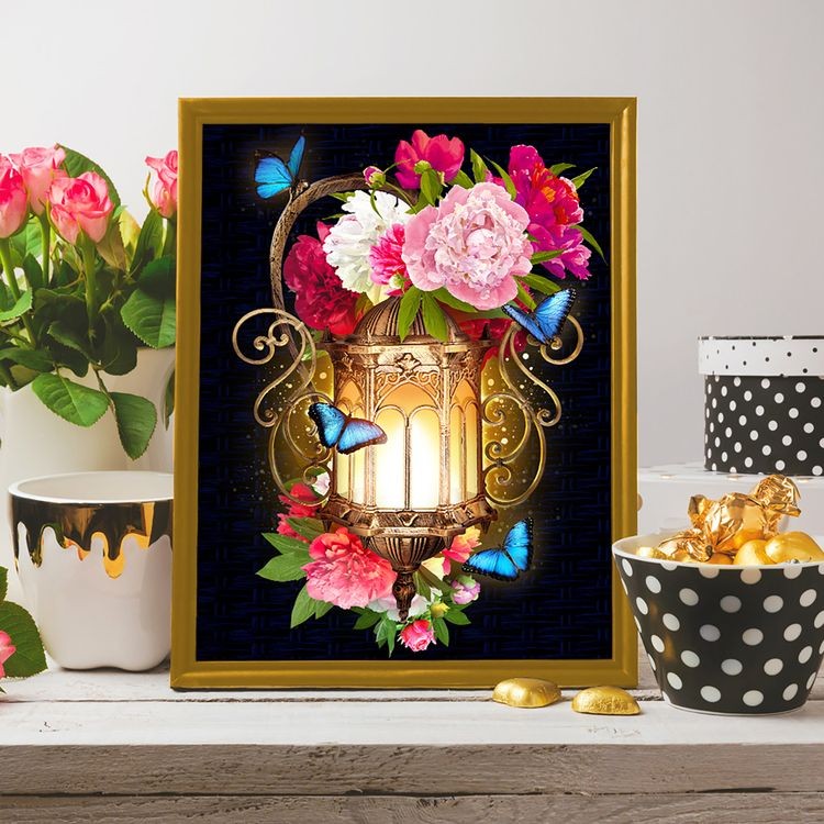 Алмазная вышивка «Фонарь в пионах» — картинка 2