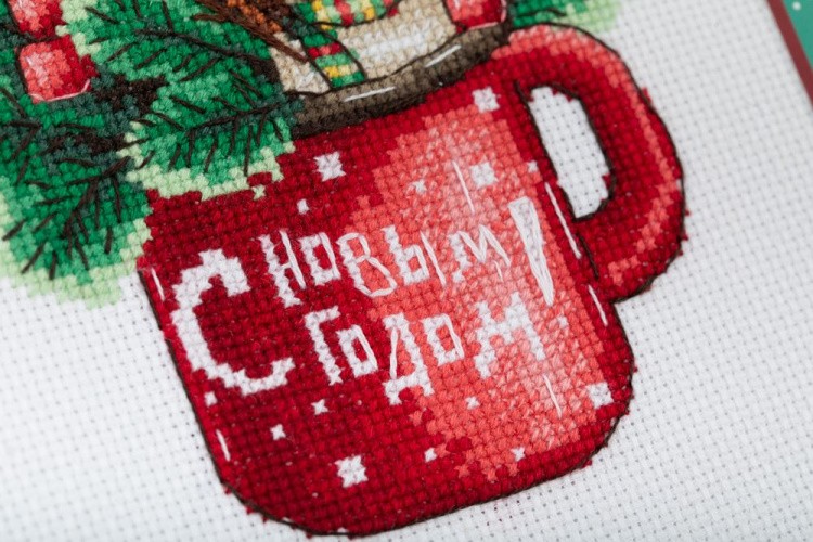 Набор для вышивания «Открытка. Новогодняя кружка» — картинка 7