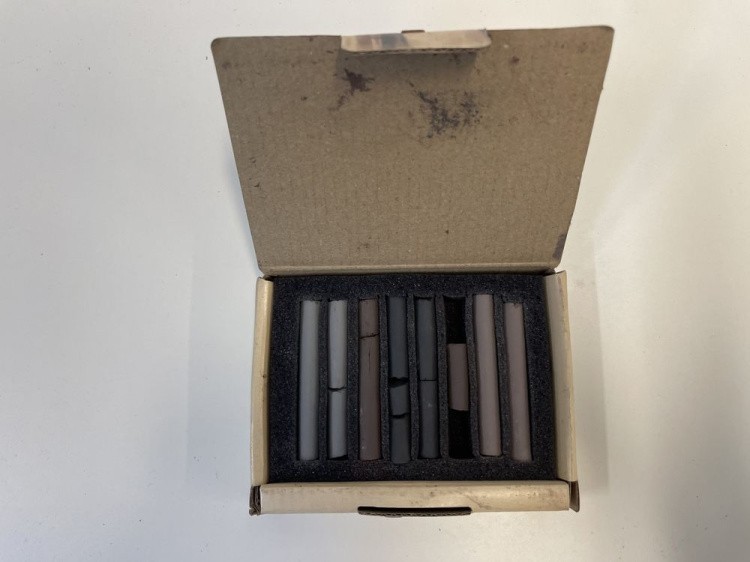 УЦЕНКА. Пастель, набор 8 цв., Аква-колор (расколоты карандаши, 1 не хватает в наборе) — картинка 2