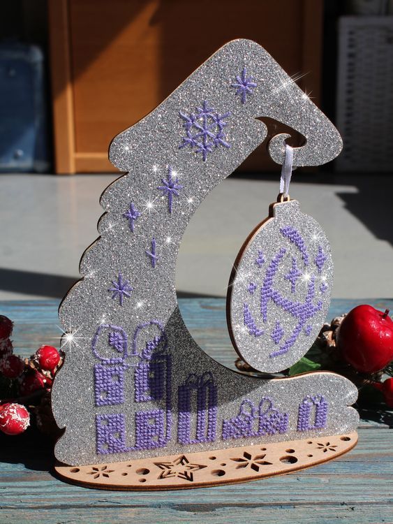 Набор для вышивания «Зимняя краса. Подставка с новогодним шаром» — картинка 6