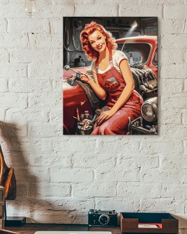 Картина по номерам «Кокетливая девушка-техник в красных тонах пин-ап» — картинка 3
