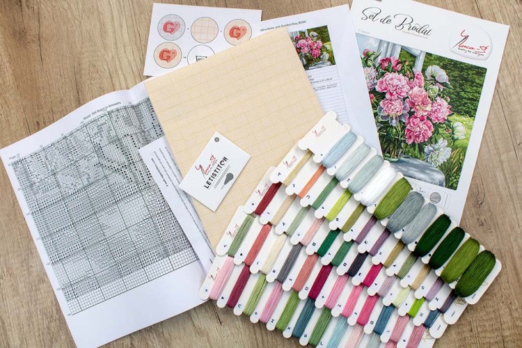 Набор для вышивания «Пионы у окна» — картинка 2