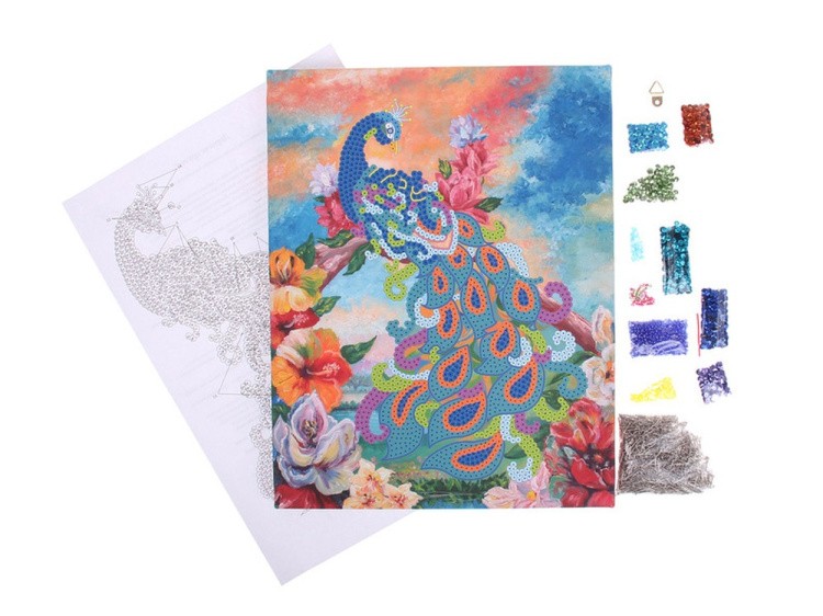 Картина на холсте из пайеток «Павлин» — картинка 3