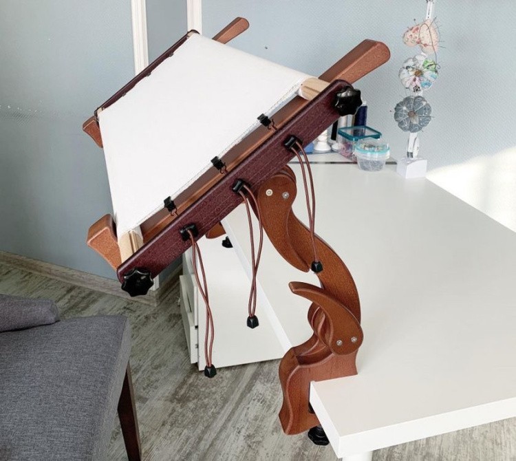 Настольный станок для вышивания «Алеша Попович» с лапками (тик), Дубко — картинка 3