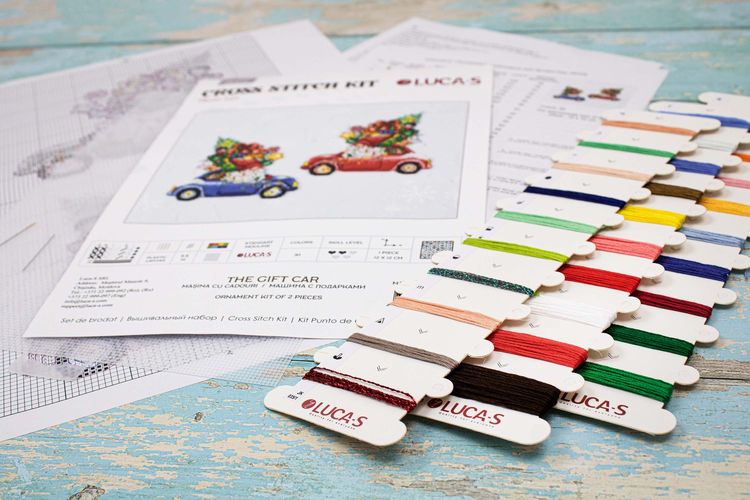 Набор для вышивания «Mашина с подарками» — картинка 4