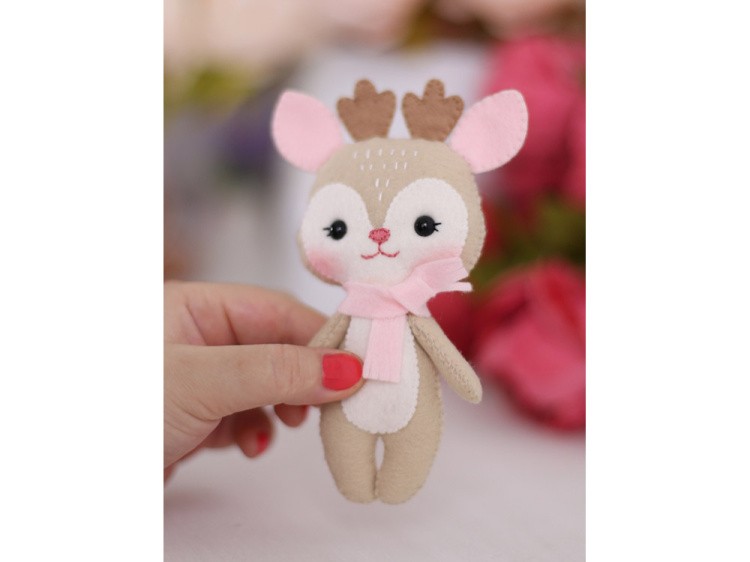 Набор для шитья игрушки «Олененок Синди» — картинка 2