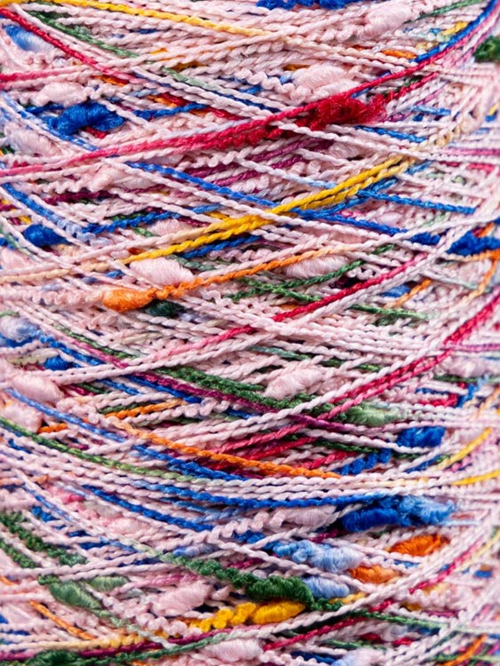 Пряжа бобинная OnlyWe Узелковый люрекс (шишибрики) (Y29), розовый с зелёными, синими и оранжевыми узелками, 1 шт., 50 г — картинка 2