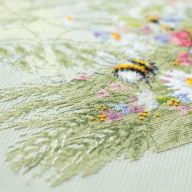 Набор для вышивания «Ромашки и клевер» — картинка 9